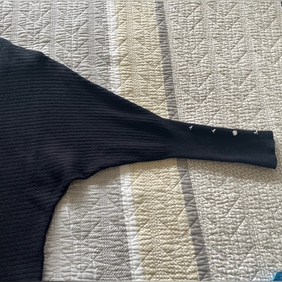 ❄️ COCO Y CLUB Black Ribbed Sweater with Dolman Sleeves - Picture 4 of 8